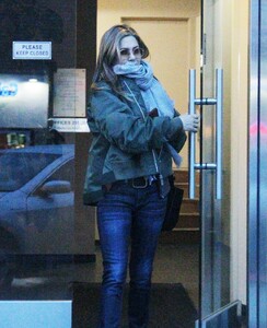 jennifer-aniston-out-in-beverly-hills-01-05-2019-1.jpg