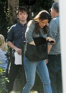 jennifer-garner-blue-ribbon-sushi-in-la-01-27-2019-1.jpg