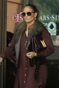 jennifer-lopez-out-in-beverly-hills-01-10-2019-1.jpg