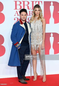 jonas-blue-and-melinda-london-attend-the-brit-awards-2018-held-at-the-picture-id922642564.jpg