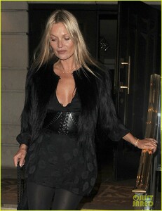 kate-moss-birthday-with-partner-02.jpg