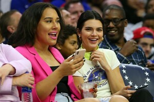 kendall-jenner-at-76ers-vs-thunder-game-in-philadelphia-01-19-2019-3.jpg