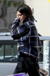kendall-jenner-outside-alfred-s-in-west-hollywood-12-31-2018-4.jpg