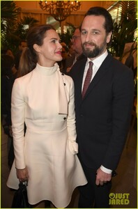keri-russell-matthew-rhys-afi-awards-06.jpg