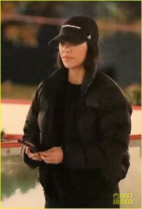 kourtney-kardashian-la-january-2019-00.jpg