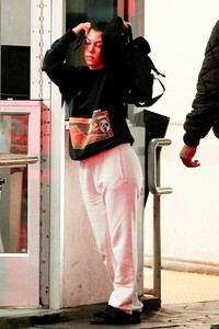 kourtney-kardashian-street-style-01-25-2019-2.jpg
