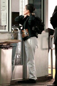 kourtney-kardashian-street-style-01-25-2019-3.jpg