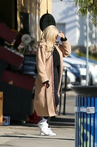 Kylie jenner on sale teddy coat