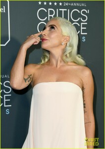 lady-gaga-critics-choice-2019-awards-22.jpg