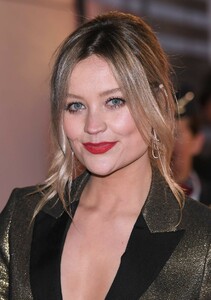 laura-whitmore-national-television-awards-2019-5.jpg