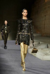 le-defile-chanel-metiers-d039art-2019-photo-33.thumb.jpg.8026d4bc2cbe2eba5a4e3201413000b0.jpg