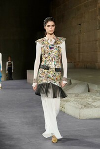 le-defile-chanel-metiers-d039art-2019-photo-71.thumb.jpg.d17edba545e928a91836ef73eb342fc3.jpg