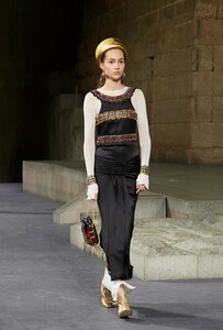 le-defile-chanel-metiers-d039art-2019-photo-73.thumb.jpg.15a2de27d51b0ddf17b4a8c26598fa57.jpg
