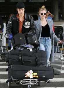 lili-reinhart-and-cole-sprouse-lax-airport-in-la-04-04-2018-3.jpg