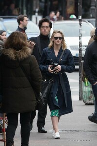 lili-reinhart-out-in-paris-04-02-2018-2.jpg