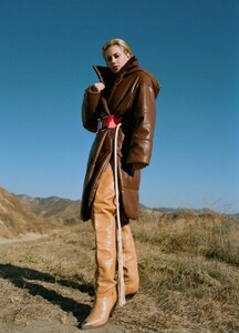 lili-reinhart-teen-vogue-october-2018-6.jpg