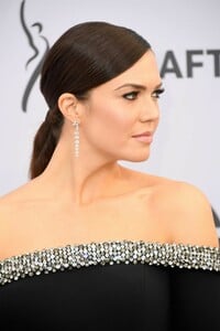 mandy-moore-2019-sag-awards-2.jpg