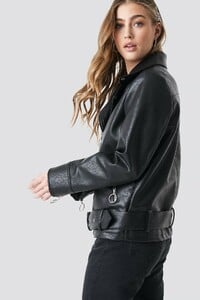 nakd_donna_ramina_oversize_faux_leather_biker_jacket_black_1610-000000-0002_02b.jpg