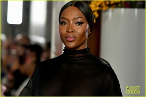 naomi-campbell-sheer-gown-valentino-show-09.jpg