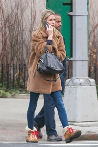 nicky-hilton-winter-street-style-new-york-city-01-09-2019-4.jpg