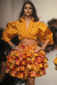 oscar-de-la-renta-ss-1992-5.thumb.jpg.5c910a0b2e6e8ebf30f09749e923c133.jpg