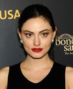 phoebe-tonkin-2019-g-day-usa-in-la-1.jpg