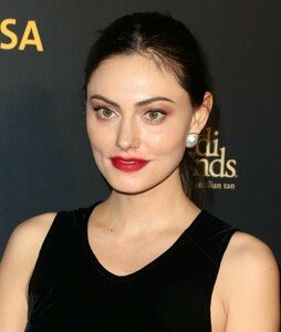 phoebe-tonkin-2019-g-day-usa-in-la-2.jpg