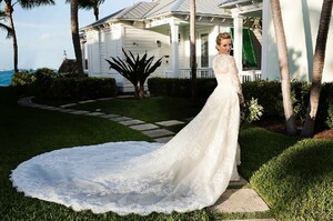 pronovias_49503224_231184967768958_6425688760020054276_n.jpg