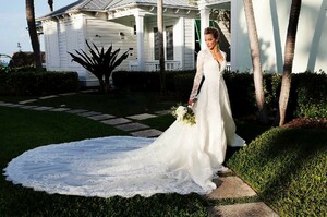 pronovias_49933496_338603556729489_2311601203573738211_n.jpg