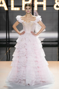 ralph-e-russo-hc-rs19-0257.thumb.jpg.8db43cf24f9980a22f5c381148cb4abd.jpg