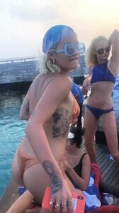 rita-ora-in-bikini-on-vacation-in-maldives-instagram-pictures-january-2019-8.jpg