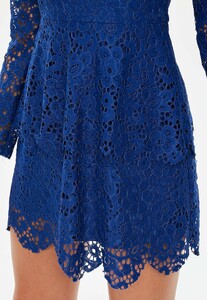 robe-patineuse-bleue-en-dentelle_2.jpg