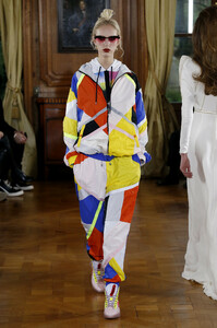 ronald-van-der-kemp-couture-spring-2019-paris-fashion-week-pfw-019(1).thumb.jpg.67c927c78ec3c5dae1bebb6cb2ac7f6e.jpg