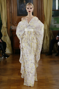 ronald-van-der-kemp-couture-spring-2019-paris-fashion-week-pfw-039(1).thumb.jpg.05fc8a5044fefdf24fd12178a51260e7.jpg