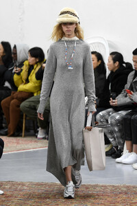 sacai-men-fall-2019-paris-fashion-week-pfw-004(1).thumb.jpg.f865872efea01c3e39864df751e6f3b5.jpg