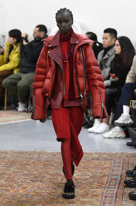 sacai-men-fall-2019-paris-fashion-week-pfw-031(1).thumb.jpg.311462ab0ab76e3fec87d0cf558db360.jpg