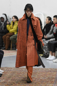 sacai-men-fall-2019-paris-fashion-week-pfw-047(1).thumb.jpg.23592636bd2b605aaf2473948f5119ba.jpg