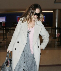 sarah-jessica-parker-lax-airport-in-los-angeles-01-02-2019-6.jpg