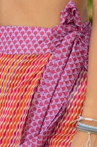 scarfy-skirt-closeup.jpg