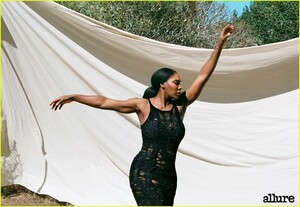 serena-williams-allure-2019-02.thumb.jpg.9c7354b53b37bff799f9281035bebd1d.jpg