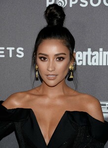 shay-mitchell-ew-pre-sag-2019-party-1.jpg