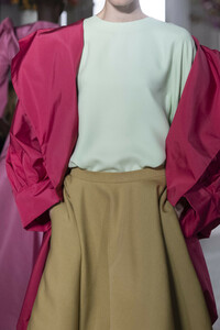 valentino-hc-clp-rs19-0130.thumb.jpg.3b2d15d2f8ddffa8ed29a7cd87f2684f.jpg