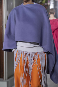 valentino-hc-clp-rs19-0152.thumb.jpg.8910f5525b1342eafdd7e36b87907be6.jpg