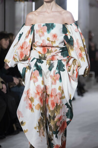 valentino-hc-clp-rs19-0302.thumb.jpg.b22edcb1b5b95dd8843098d503609932.jpg