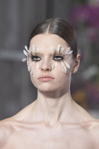 valentino-hc-clp-rs19-0310.thumb.jpg.70a90f87a8d06abfb95b18a9e02c56d2.jpg