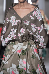 valentino-hc-clp-rs19-0332.thumb.jpg.dedbaa36ad915b54c77bc025175b32fc.jpg