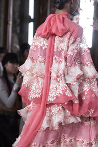 valentino-hc-clp-rs19-0503.thumb.jpg.65e710d19a49661b557a99f8217cf11e.jpg