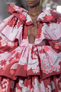 valentino-hc-clp-rs19-0555.thumb.jpg.badd2e25fc167fdc741bcd14465e3343.jpg