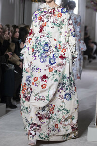 valentino-hc-clp-rs19-0701.thumb.jpg.bf0ffbb363a4c2458a5983b0454b33f7.jpg
