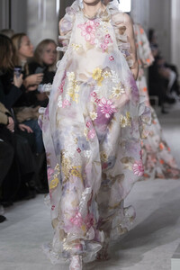 valentino-hc-clp-rs19-0776.thumb.jpg.32b0f754852e1ad74afa8e76d3c32fee.jpg